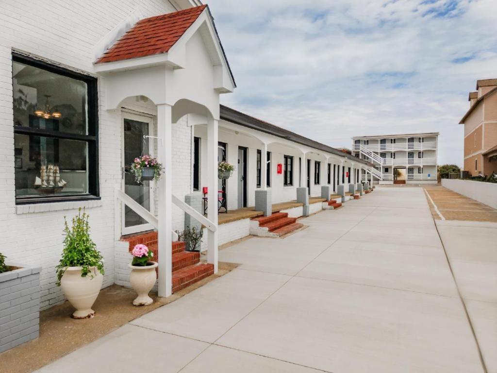 Mia'S Boutique Hotel Nags Head Exterior photo