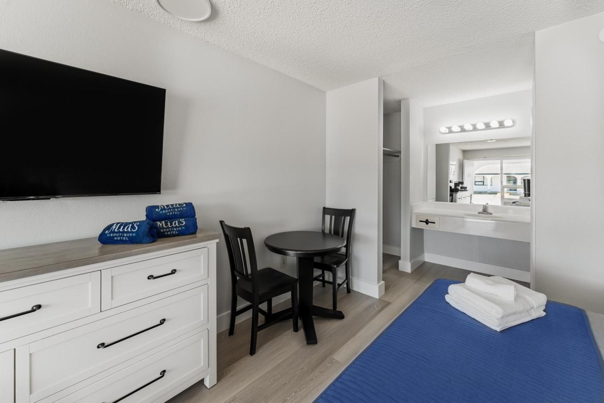 Mia'S Boutique Hotel Nags Head Exterior photo